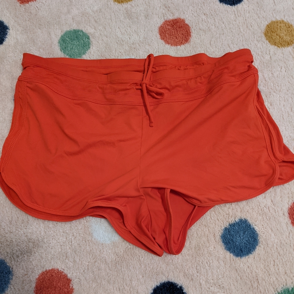 Athleta Surge Shorts Vermillion Large